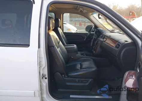 2007 Chevrolet Tahoe Ltz z USA, uszkodzony, nr VIN 1GNFK13097R106398